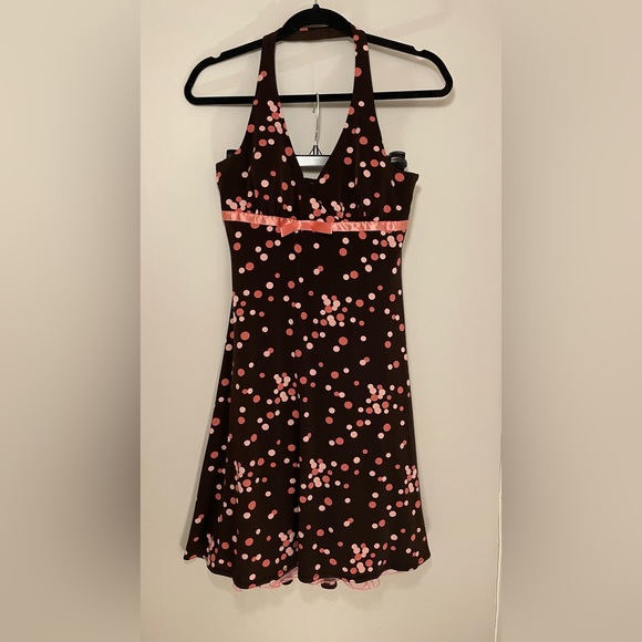 Dresses & Skirts - Brown dress with light and dark pink polka dots. Size M.